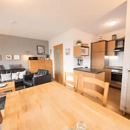 Jadewind Apartment *